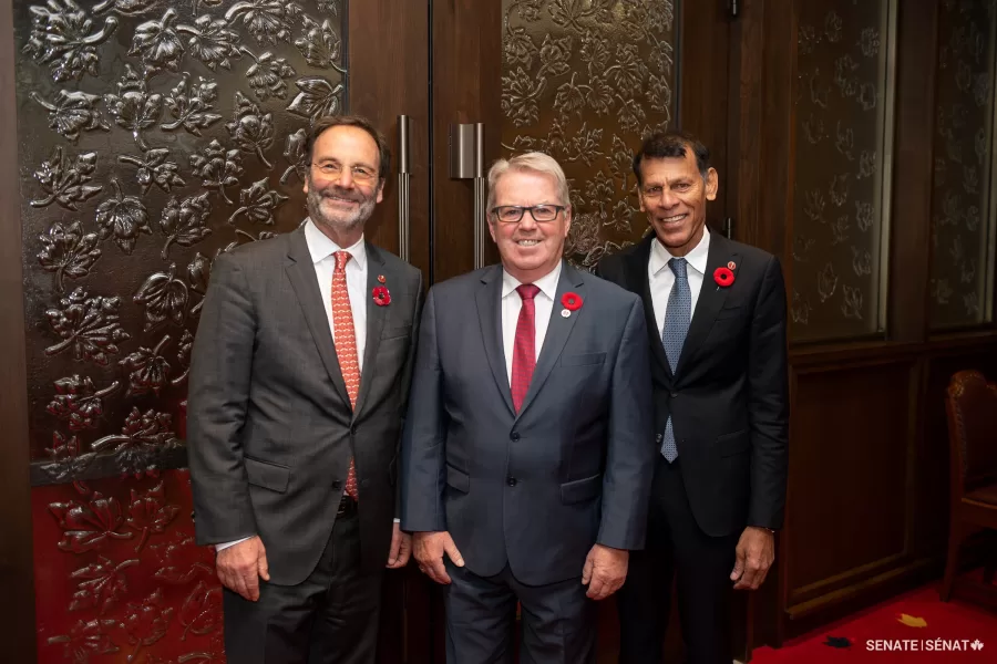 Senator Marc Gold (left) stands with senators Rodger Cuzner and Hassan Yussuff on November 7, 2023. (Photo: Senate of Canada)
