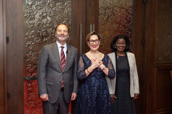 8 new independent senators sworn in