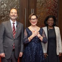 8 new independent senators sworn in