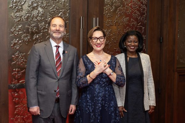 8 new independent senators sworn in